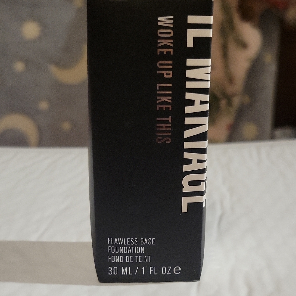 IL MAKIAGE Woke Up Like This Foundation in Black